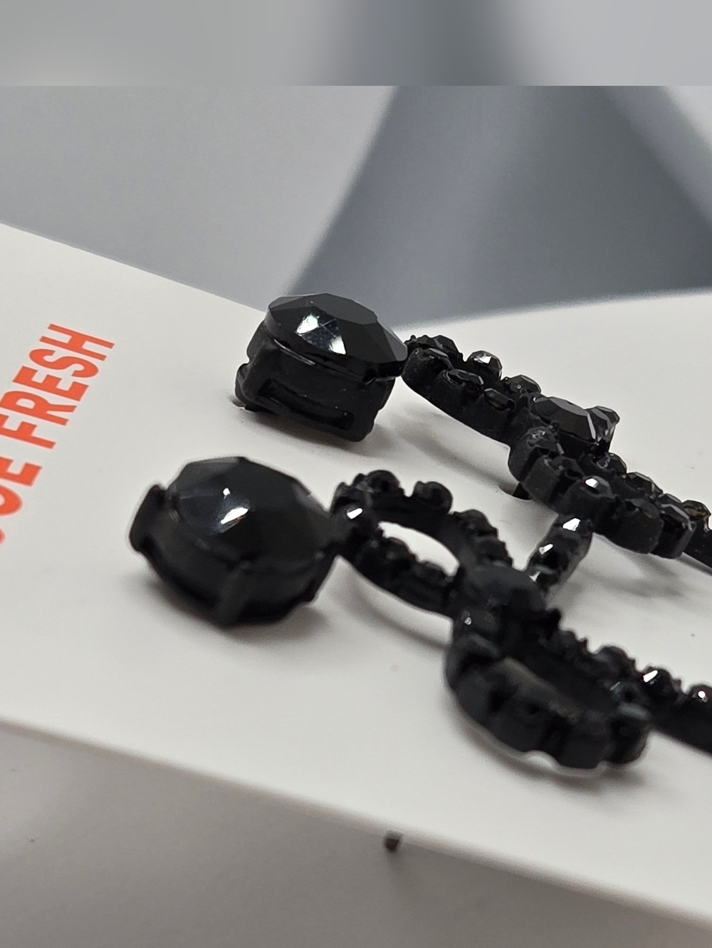 ✨2/$10✨ Round Bow Rhinestone Sparkle & Black Stud Earrings Set New Joe Fresh - Picture 7 of 10